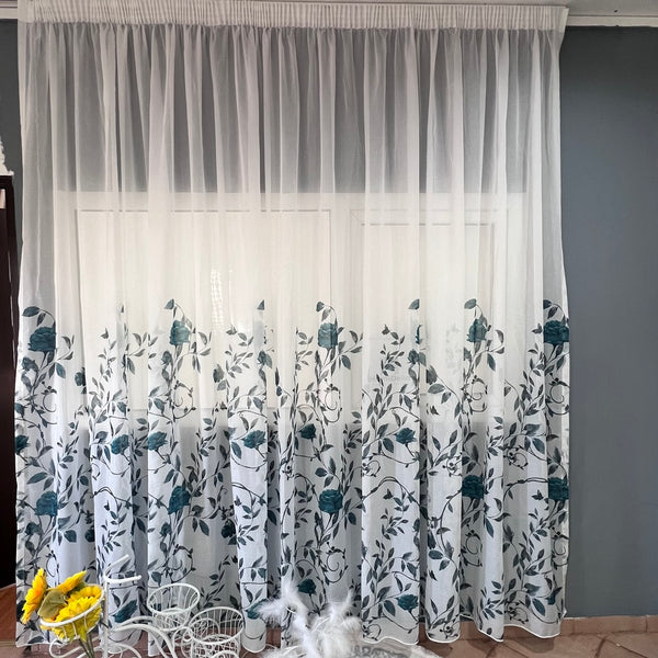 Gardine mit Lila Blumenmuster – mit Kräuselband (1 Stück)