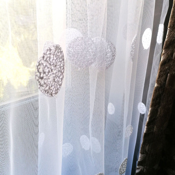 Gardinen mit Kugelstickerei Weiß – mit Kräuselband (1 Stück)