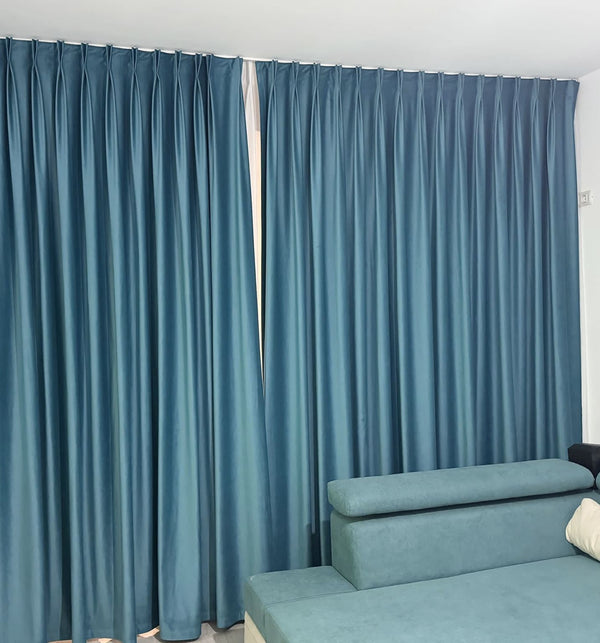 Samt Vorhang 80% Verdunkelung Helles Türkis – mit Kräuselband (1 Stück)
