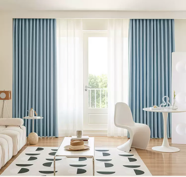 Samt Vorhang 70% halbdeckend Babyblau – mit Kräuselband (1 Stück)