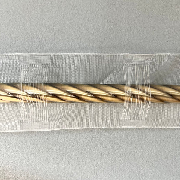 Verarbeitung: 10 cm breite Stange für Vorhänge und Gardinen.